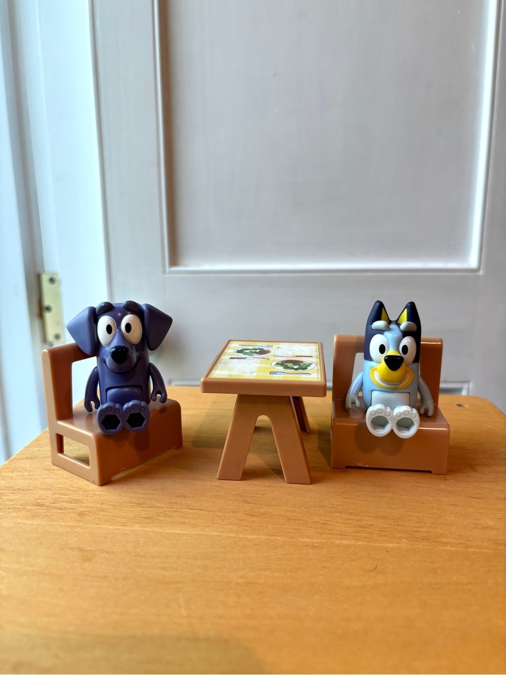 Bluey | Jean-Luc & Camper Table Set